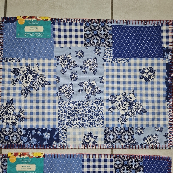The Pioneer Woman Heritage Patchwork Placemats (4) - Picture 5 of 13
